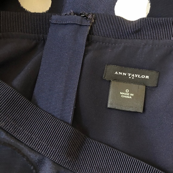 SOLD! Beautiful Ann Taylor Skirt - Picture 4 of 5